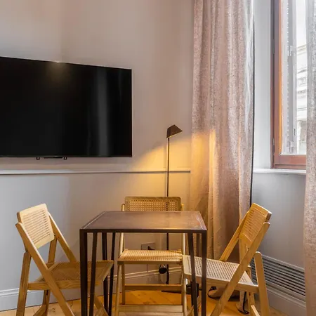 Spiriti , New Opening Piazza Di Pietra Appartement