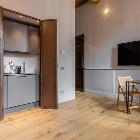 Appartement Spiriti , New Opening Piazza Di Pietra Rome